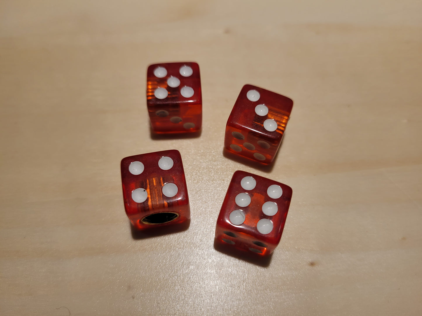 Ventilhatt Dice, röd