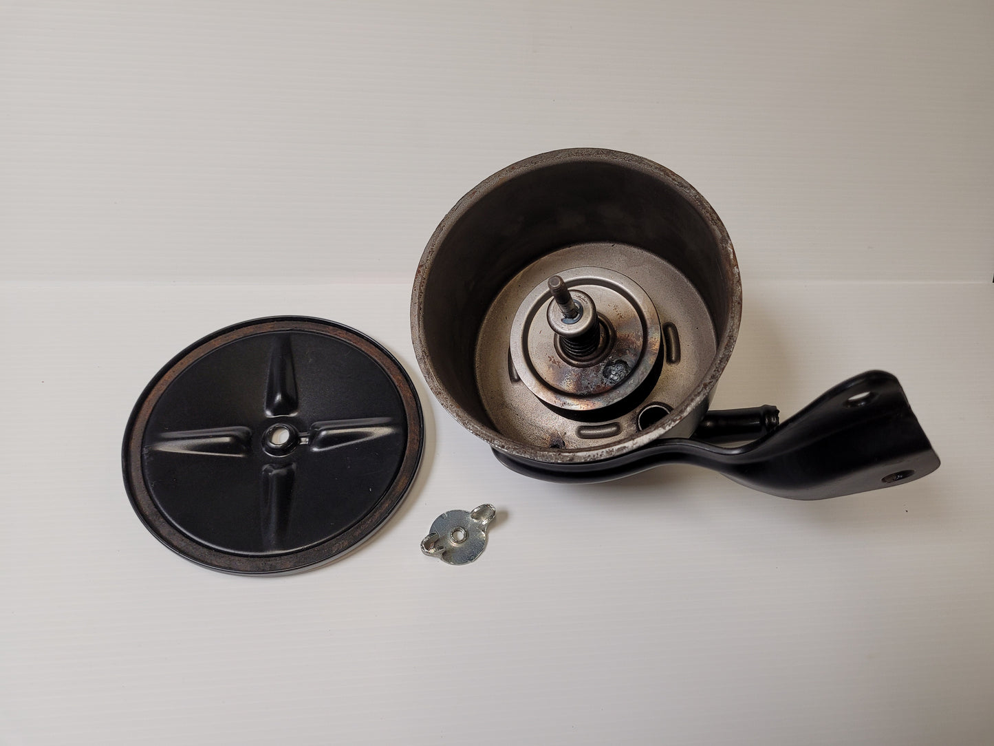 Servobehållare Ford